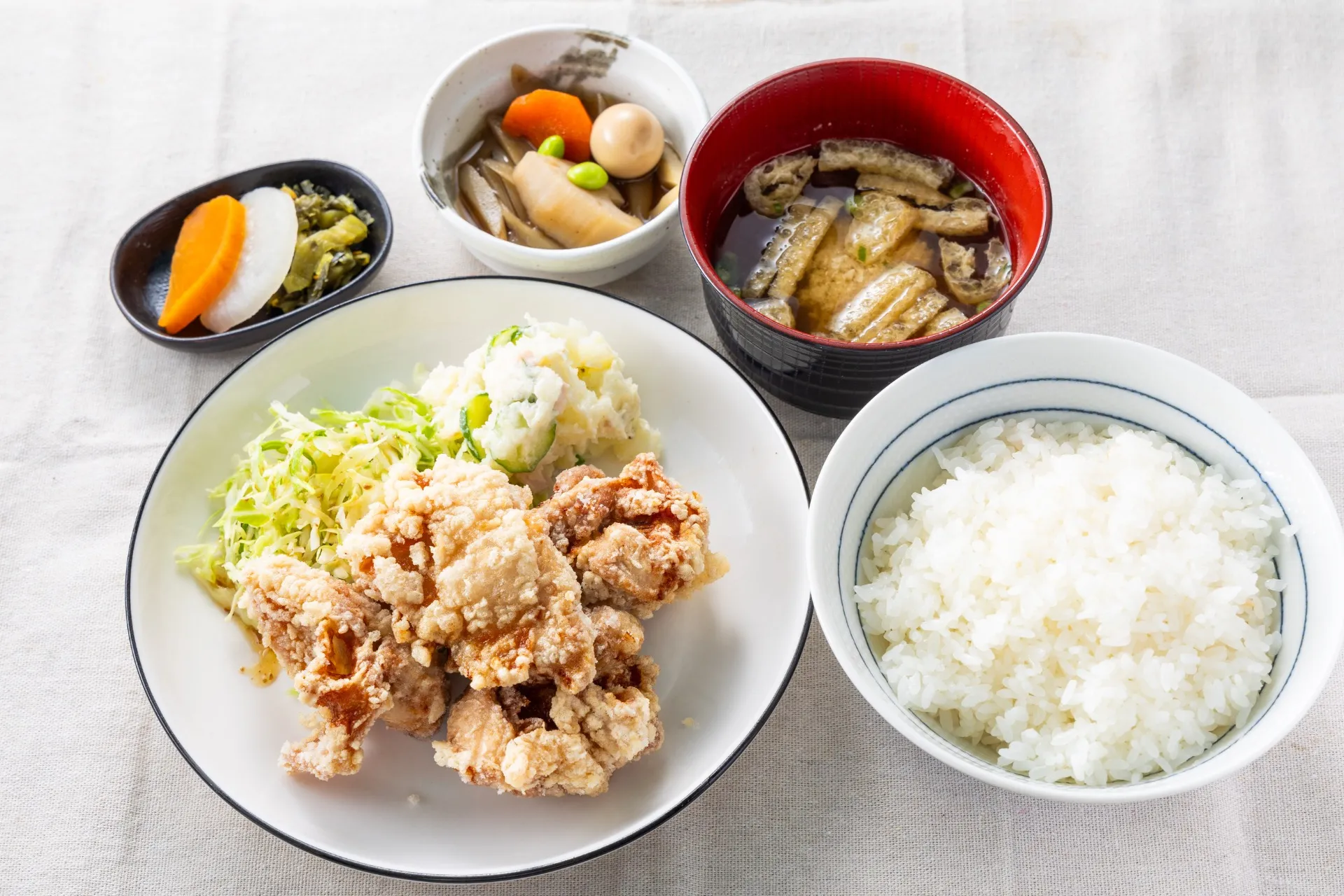 鶏もも唐揚げ定食